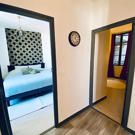 Le 5, Charm, Comfort, 2 Bedrooms, 5 People Max *
