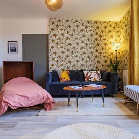 Le 5, Charm, Comfort, 2 Bedrooms, 5 People Max *