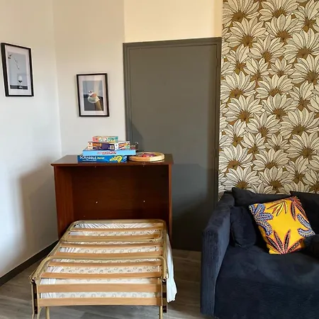 Le 5, Charm, Comfort, 2 Bedrooms, 5 People Max *